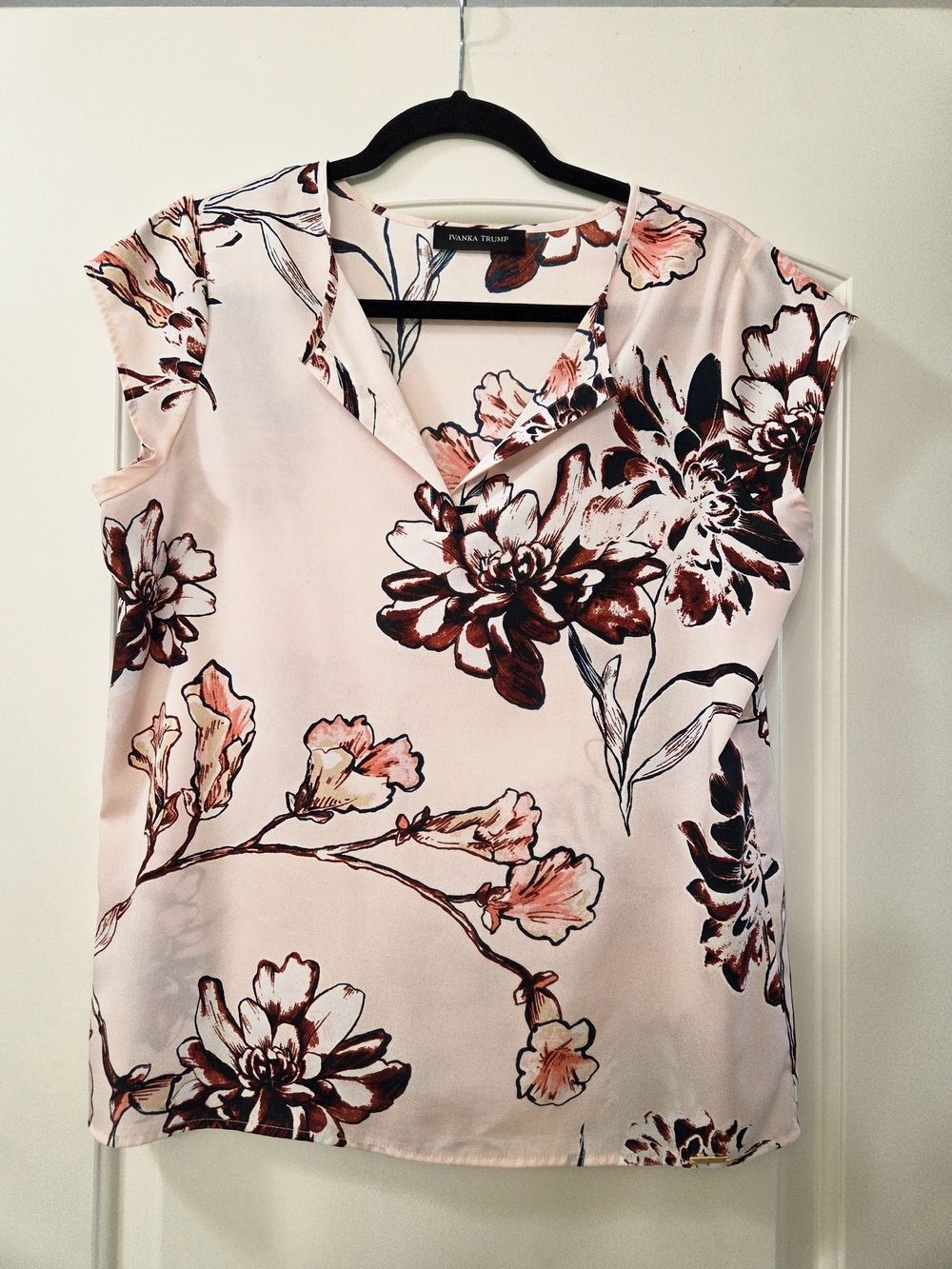 Ivanka Trump Floral V-Neck Cap Sleeve Top - Light Pink & Burgundy